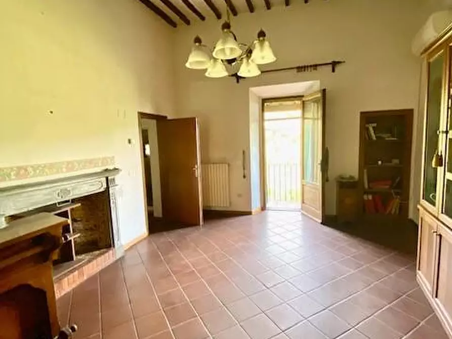 Immagine 8 di Appartamento in vendita  a Massa E Cozzile