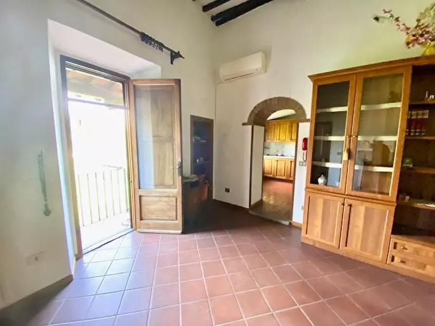 Immagine 11 di Appartamento in vendita  a Massa E Cozzile
