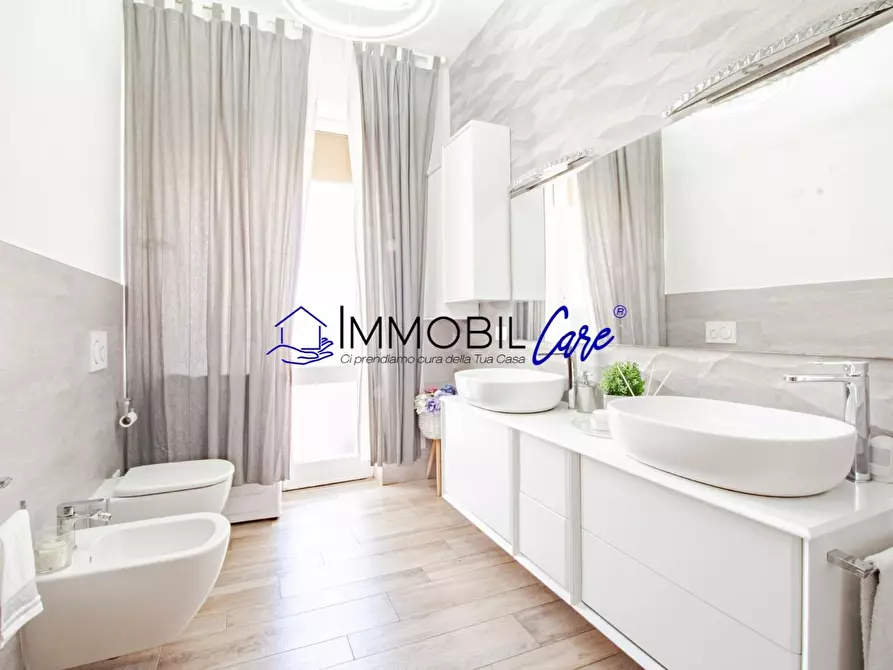 Immagine 15 di Appartamento in vendita  a Livorno
