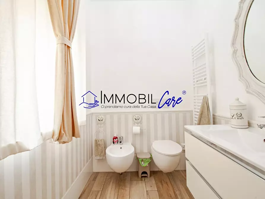 Immagine 16 di Appartamento in vendita  a Livorno