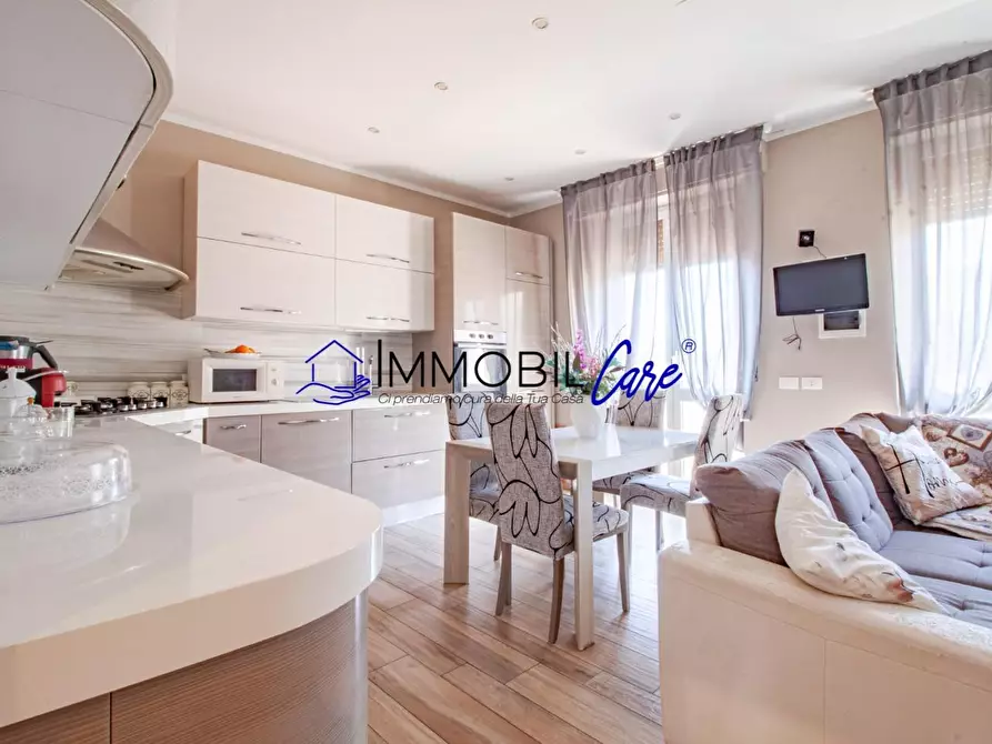 Immagine 2 di Appartamento in vendita  a Livorno