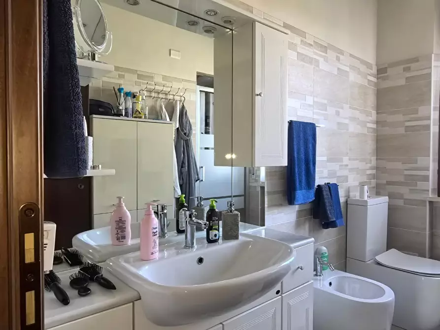 Immagine 37 di Casa bifamiliare in vendita  a Santa Maria A Monte