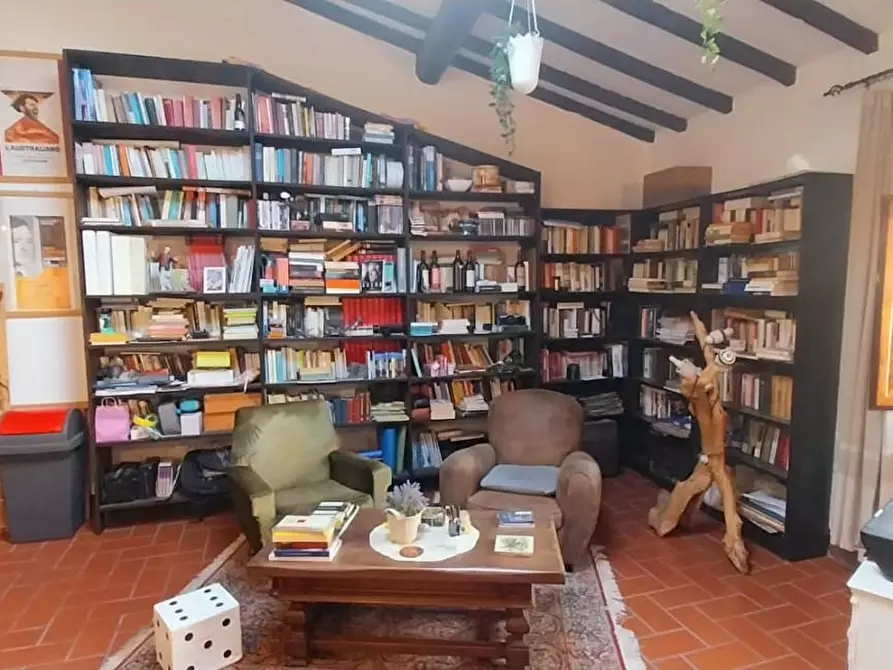 Immagine 19 di Rustico / casale in vendita  a Calci