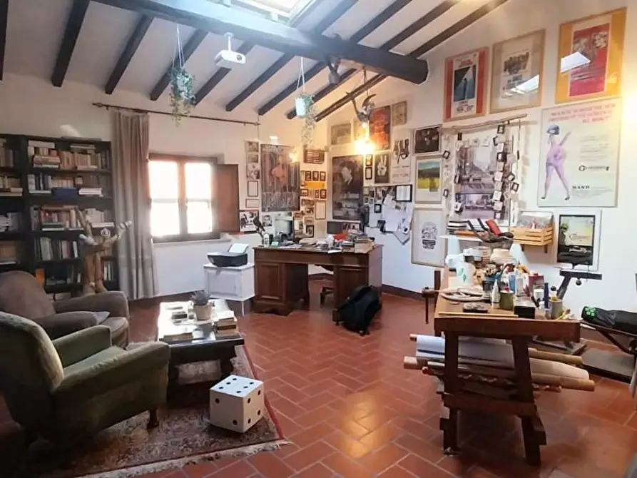 Immagine 16 di Rustico / casale in vendita  a Calci