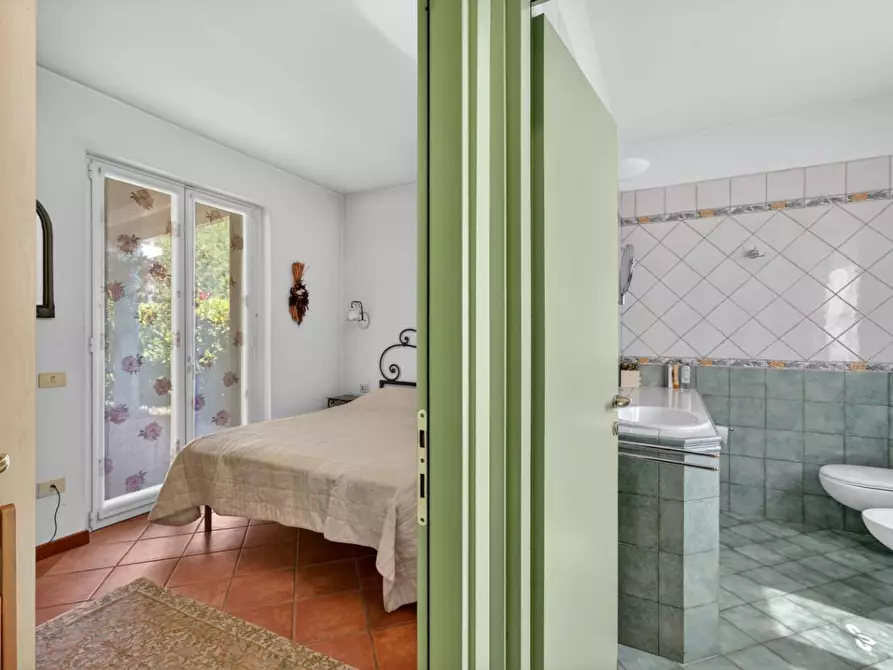 Immagine 35 di Casa indipendente in vendita  a Massa