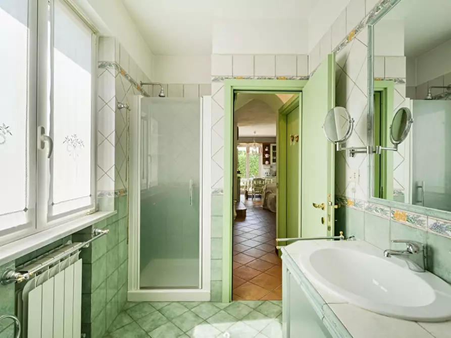 Immagine 33 di Casa indipendente in vendita  a Massa