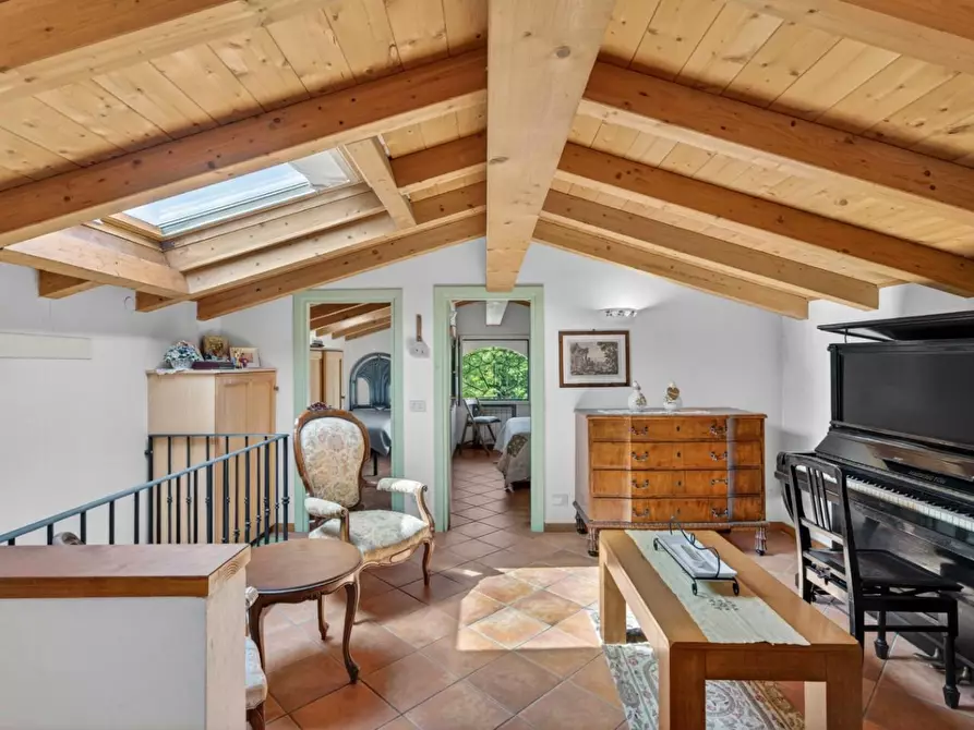 Immagine 46 di Casa indipendente in vendita  a Massa