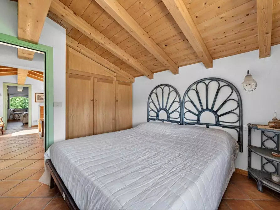 Immagine 49 di Casa indipendente in vendita  a Massa