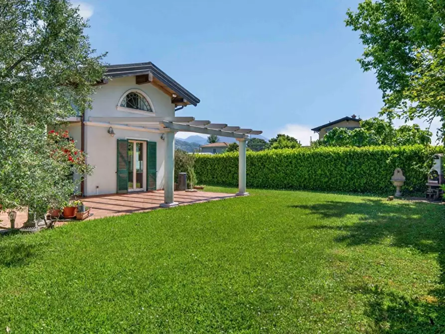 Immagine 7 di Casa indipendente in vendita  a Massa