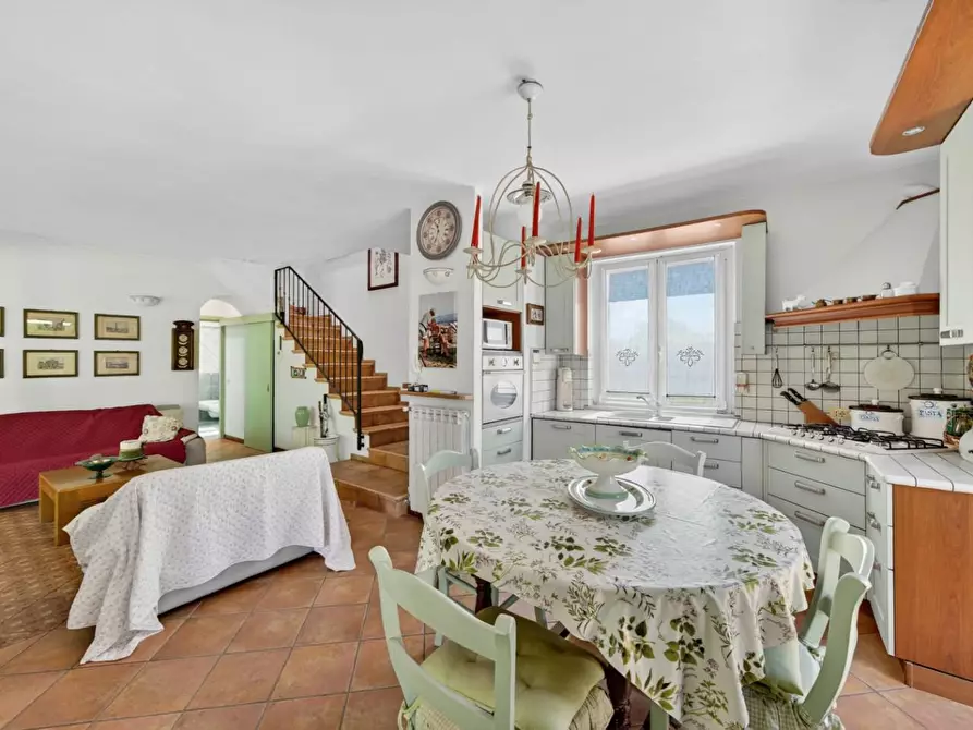 Immagine 23 di Casa indipendente in vendita  a Massa