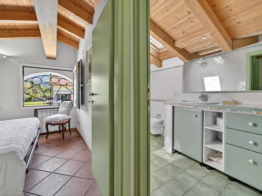 Immagine 38 di Casa indipendente in vendita  a Massa