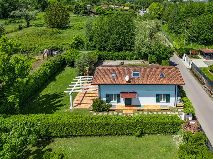 Immagine 8 di Casa indipendente in vendita  a Massa