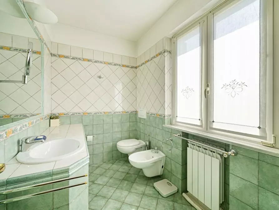 Immagine 32 di Casa indipendente in vendita  a Massa