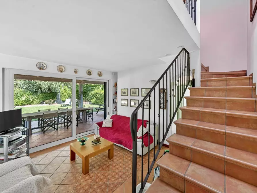 Immagine 37 di Casa indipendente in vendita  a Massa