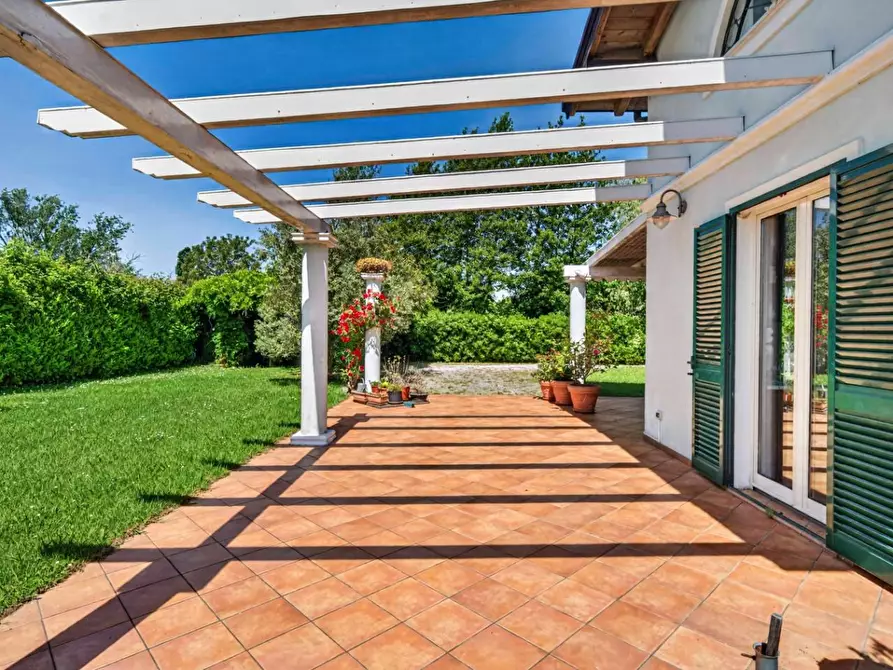 Immagine 11 di Casa indipendente in vendita  a Massa