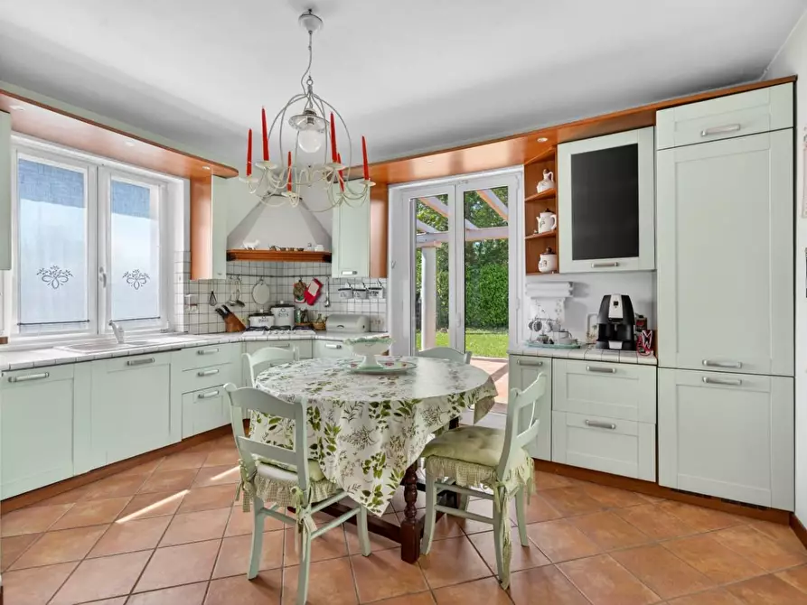 Immagine 22 di Casa indipendente in vendita  a Massa
