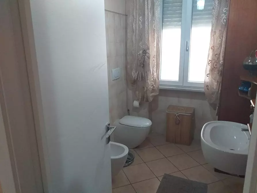 Immagine 11 di Mansarda in vendita  a Carrara