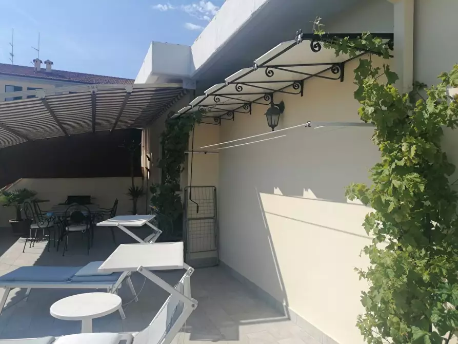 Immagine 15 di Mansarda in vendita  a Carrara