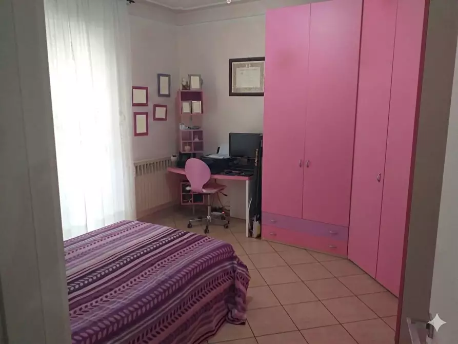 Immagine 13 di Mansarda in vendita  a Carrara
