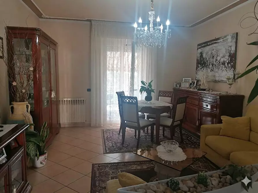 Immagine 3 di Mansarda in vendita  a Carrara