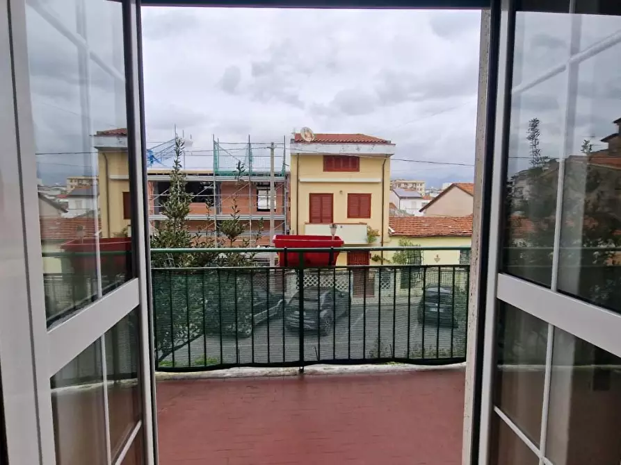 Immagine 1 di Appartamento in vendita  a Carrara