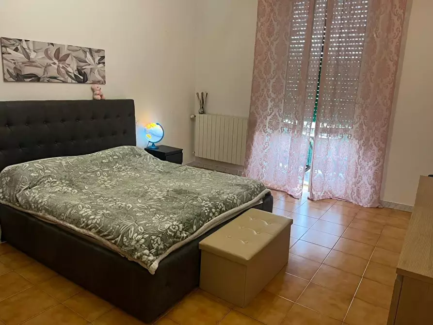Immagine 2 di Appartamento in vendita  a Carrara
