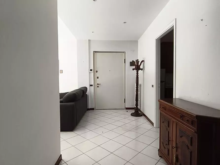 Immagine 2 di Appartamento in vendita  a Carrara