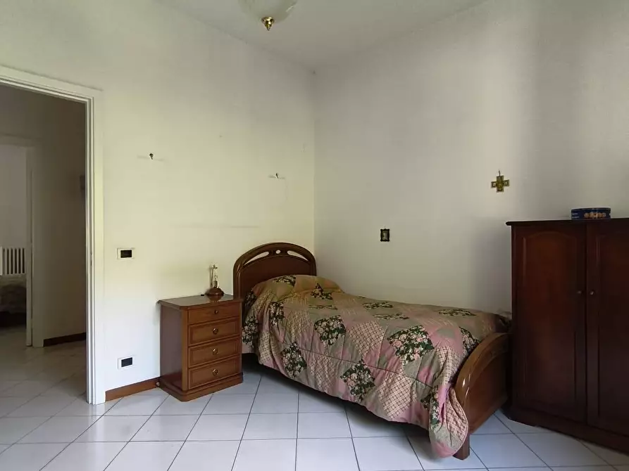 Immagine 10 di Appartamento in vendita  a Carrara