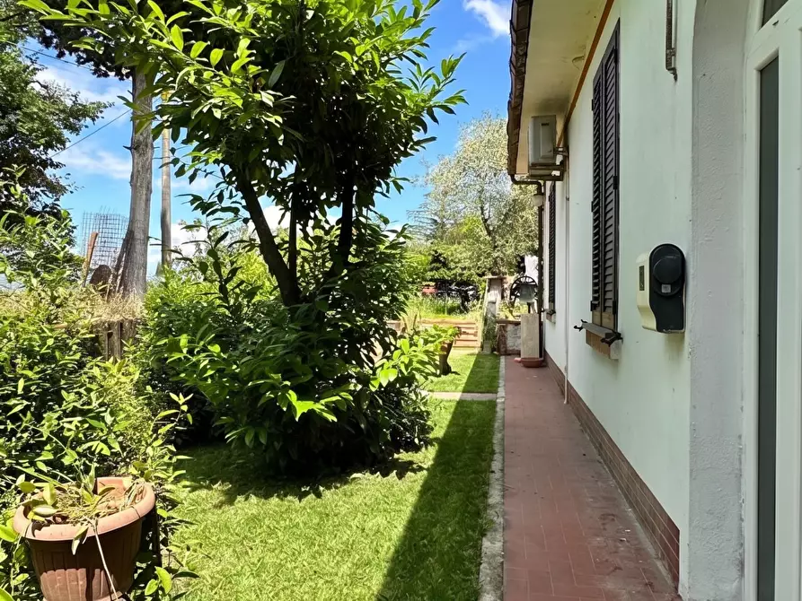 Immagine 4 di Villa in vendita  a Casciana Terme Lari