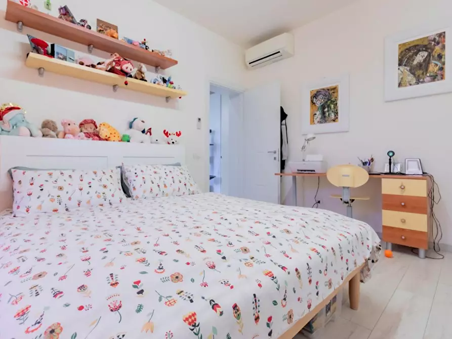 Immagine 15 di Villa in vendita  a Cascina