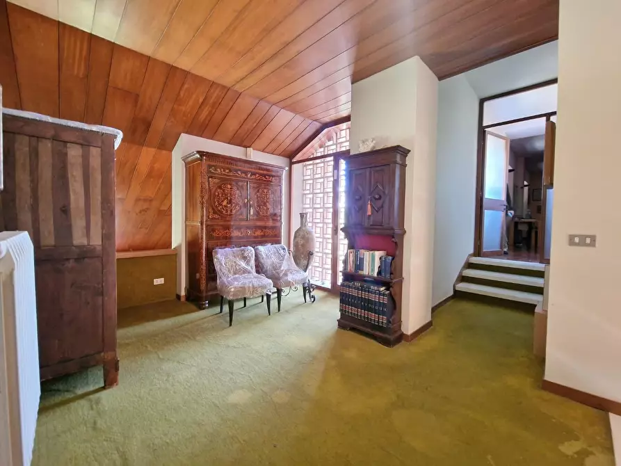 Immagine 19 di Villa in vendita  a Carrara