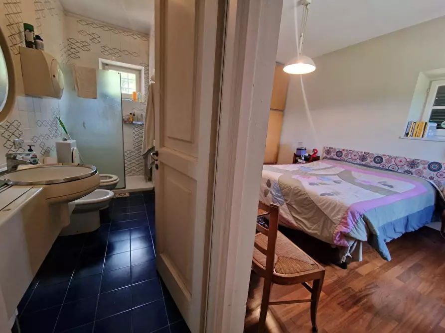 Immagine 25 di Villa in vendita  a Carrara