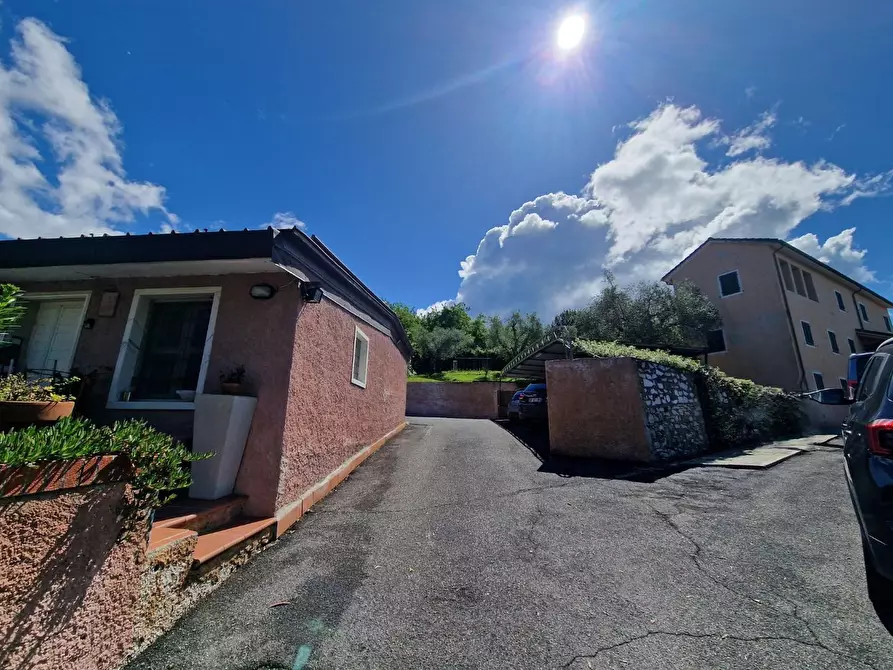 Immagine 1 di Villa in vendita  a Carrara