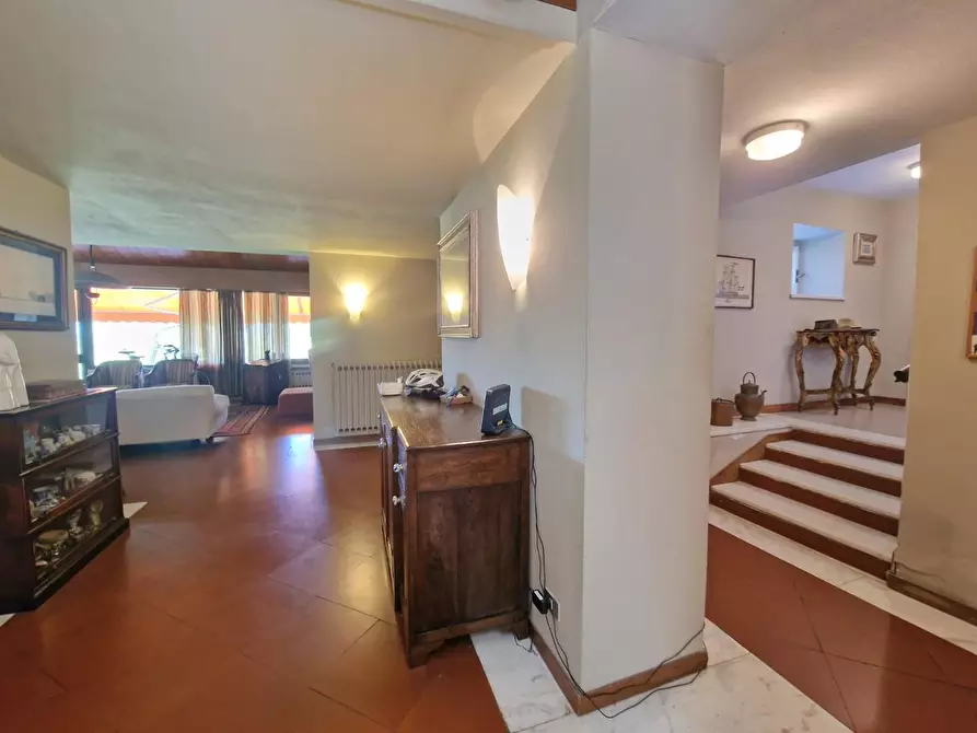 Immagine 7 di Villa in vendita  a Carrara