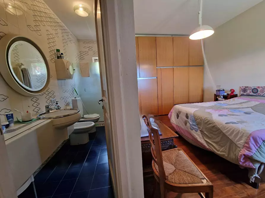 Immagine 30 di Villa in vendita  a Carrara