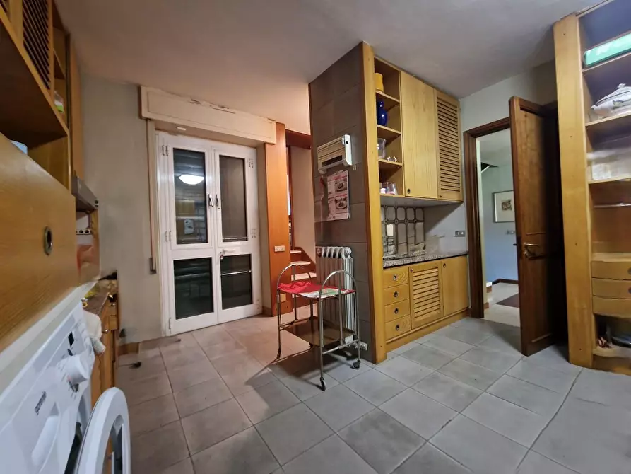 Immagine 14 di Villa in vendita  a Carrara