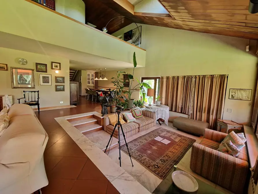 Immagine 13 di Villa in vendita  a Carrara