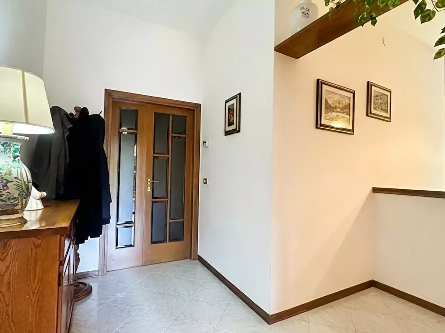 Immagine 14 di Casa indipendente in vendita  a Santa Maria A Monte