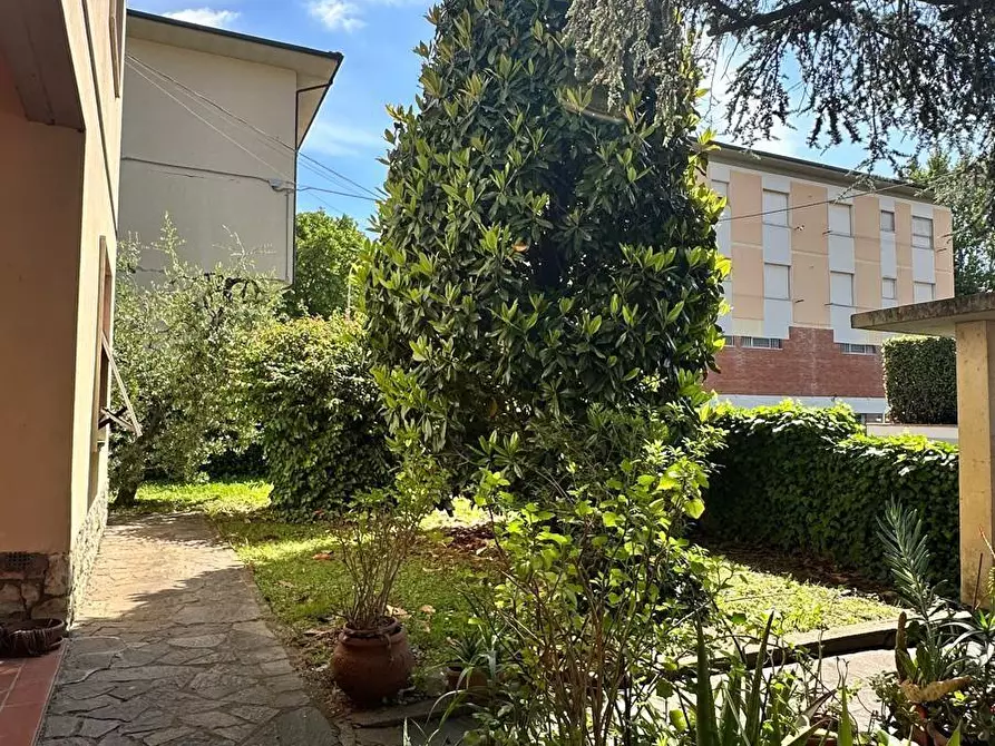 Immagine 12 di Casa indipendente in vendita  a Santa Maria A Monte