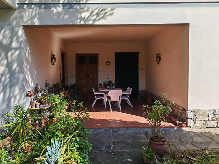 Immagine 11 di Casa indipendente in vendita  a Santa Maria A Monte