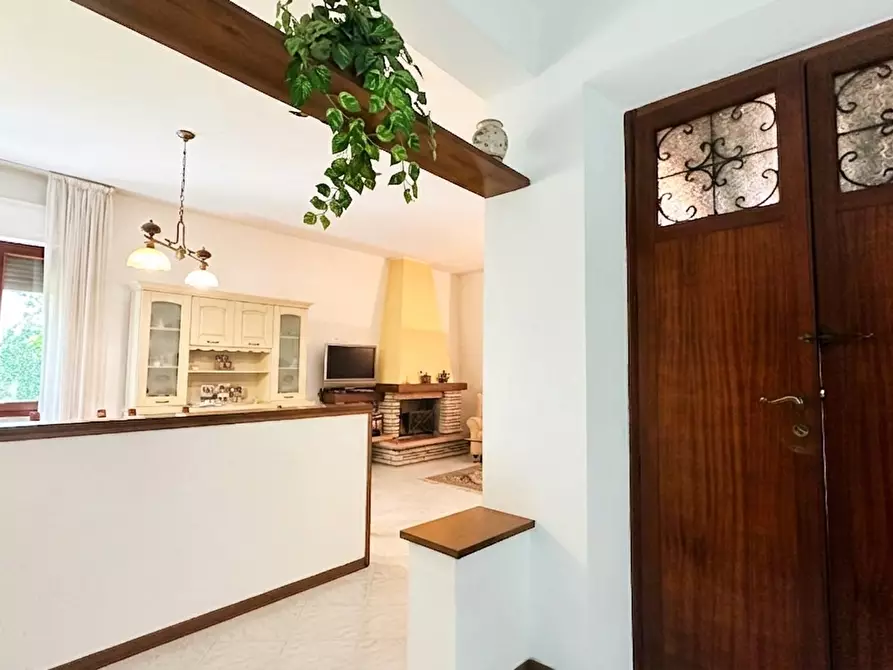 Immagine 15 di Casa indipendente in vendita  a Santa Maria A Monte