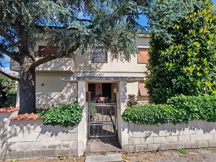Immagine 4 di Casa indipendente in vendita  a Santa Maria A Monte
