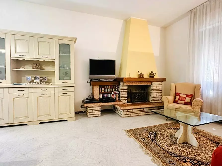 Immagine 16 di Casa indipendente in vendita  a Santa Maria A Monte
