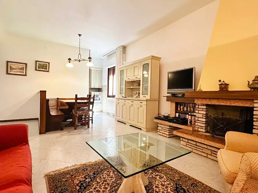 Immagine 17 di Casa indipendente in vendita  a Santa Maria A Monte