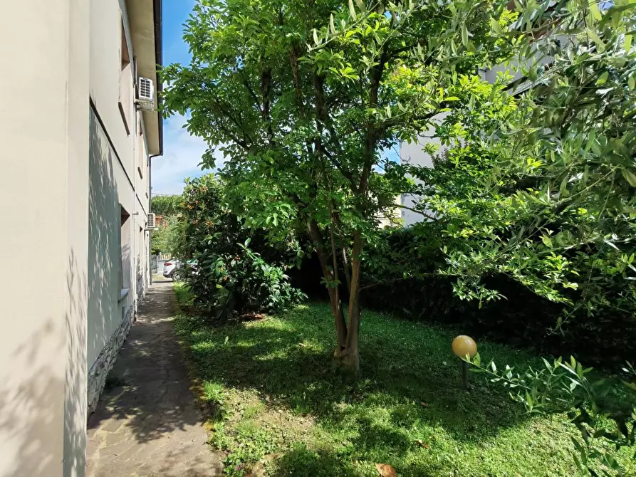 Immagine 7 di Casa indipendente in vendita  a Santa Maria A Monte