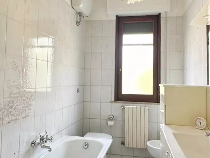 Immagine 23 di Casa indipendente in vendita  a Santa Maria A Monte