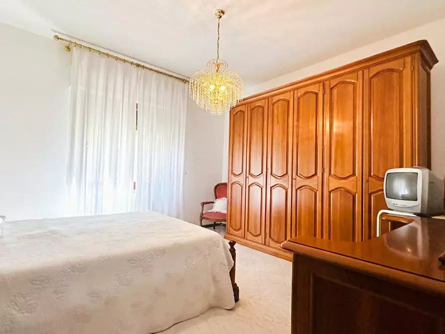 Immagine 21 di Casa indipendente in vendita  a Santa Maria A Monte