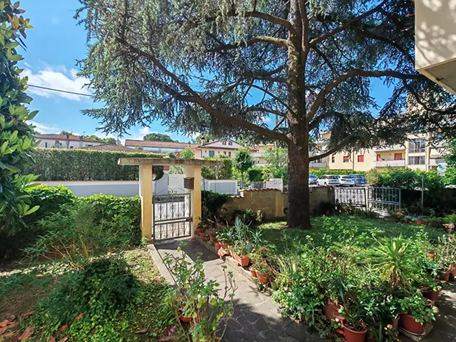 Immagine 6 di Casa indipendente in vendita  a Santa Maria A Monte
