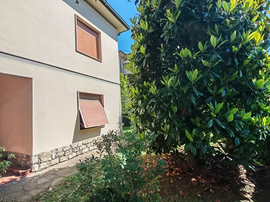 Immagine 10 di Casa indipendente in vendita  a Santa Maria A Monte