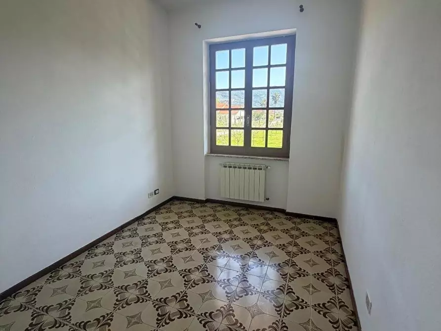 Immagine 11 di Appartamento in vendita  a Castelnuovo Magra